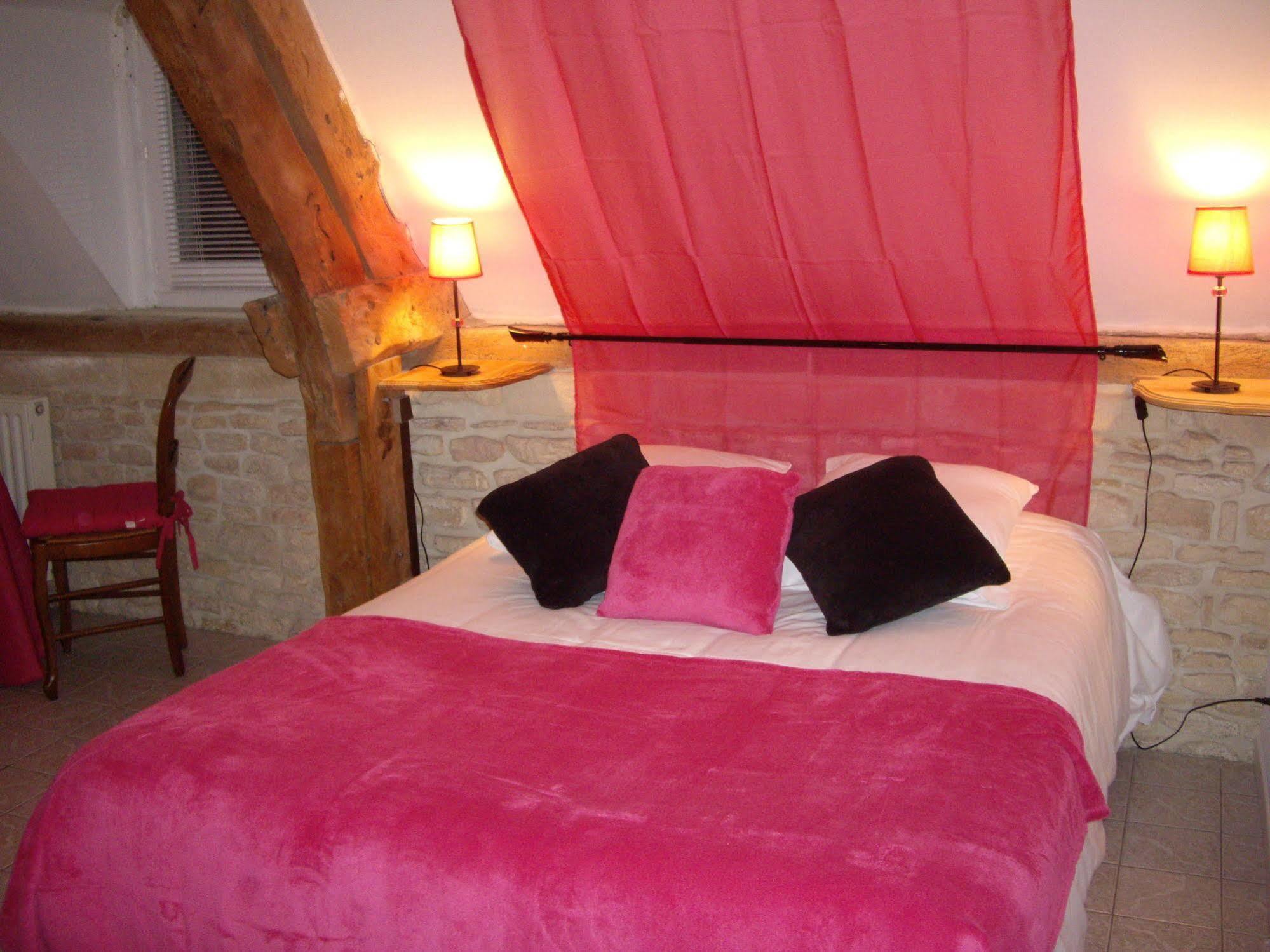 Auberge De La Luzerne Bernieres-sur-Mer Экстерьер фото